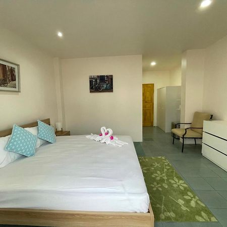 Inn Dulgence Patong Bagian luar foto