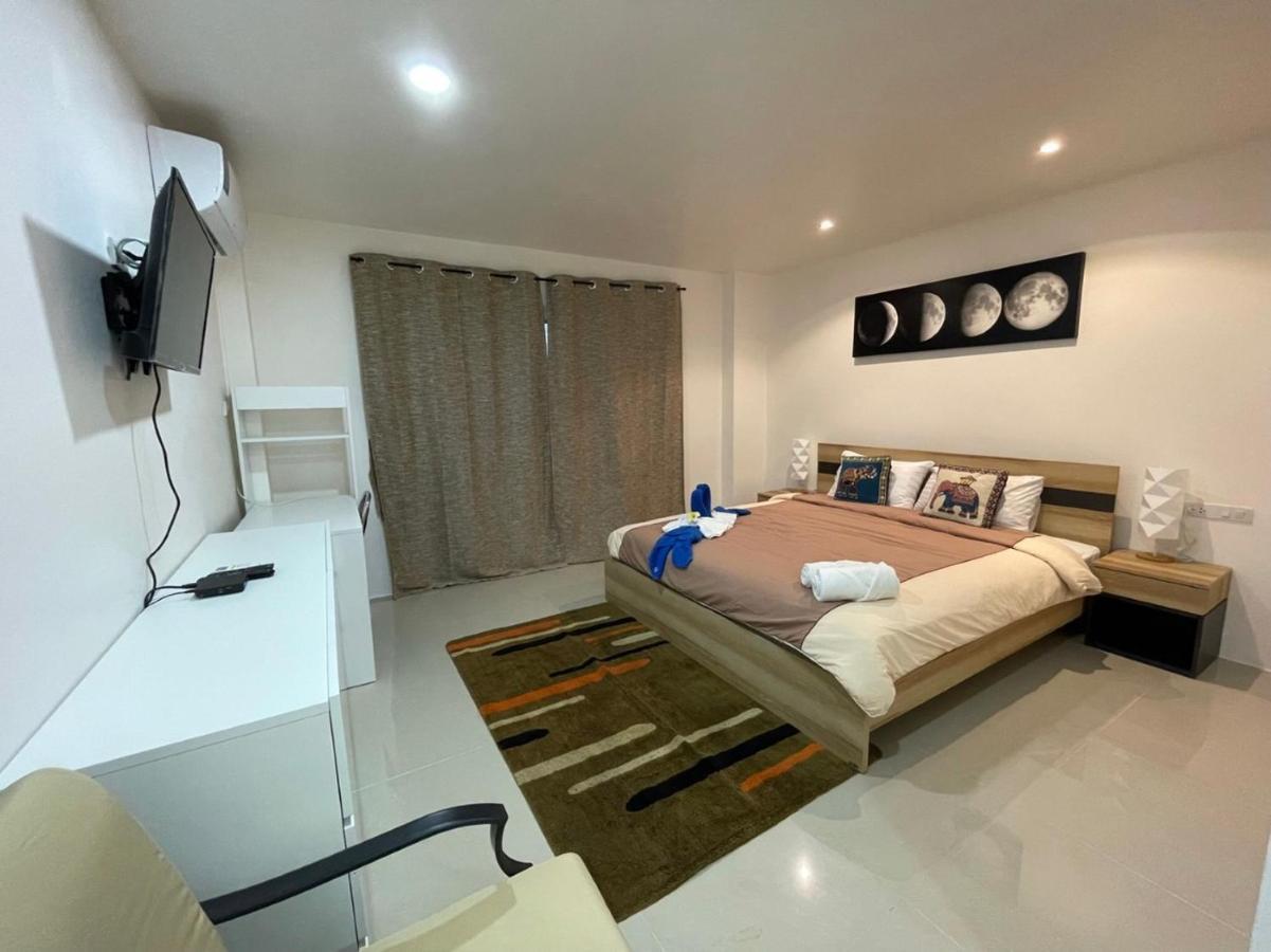 Inn Dulgence Patong Bagian luar foto