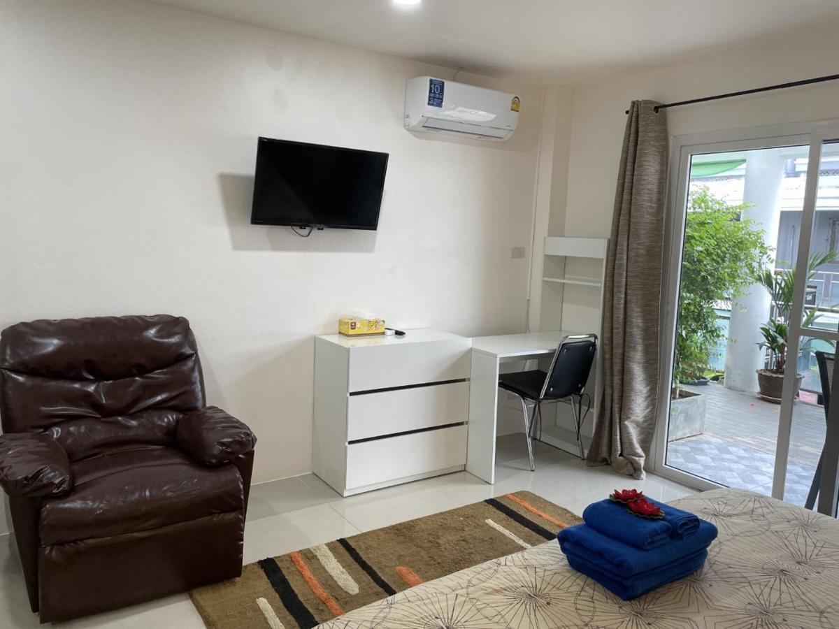 Inn Dulgence Patong Bagian luar foto