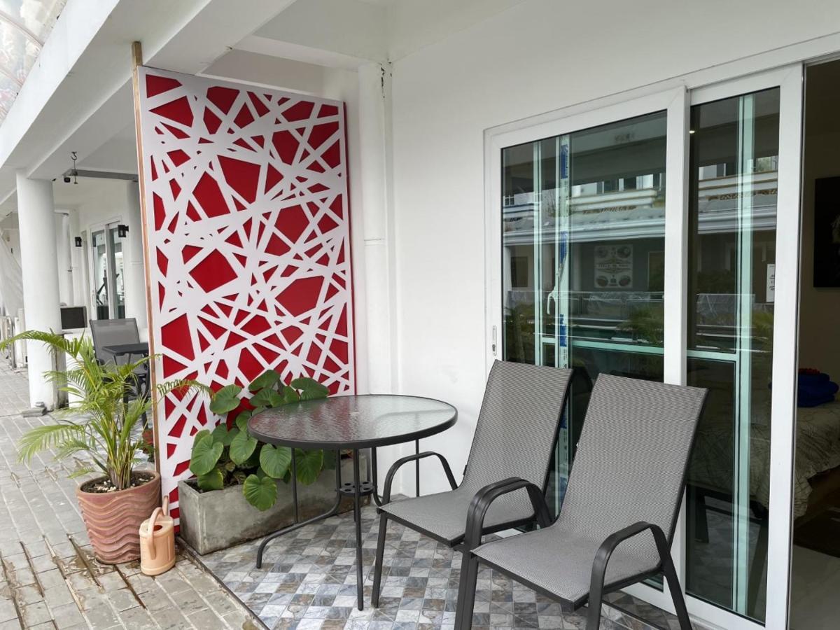 Inn Dulgence Patong Bagian luar foto