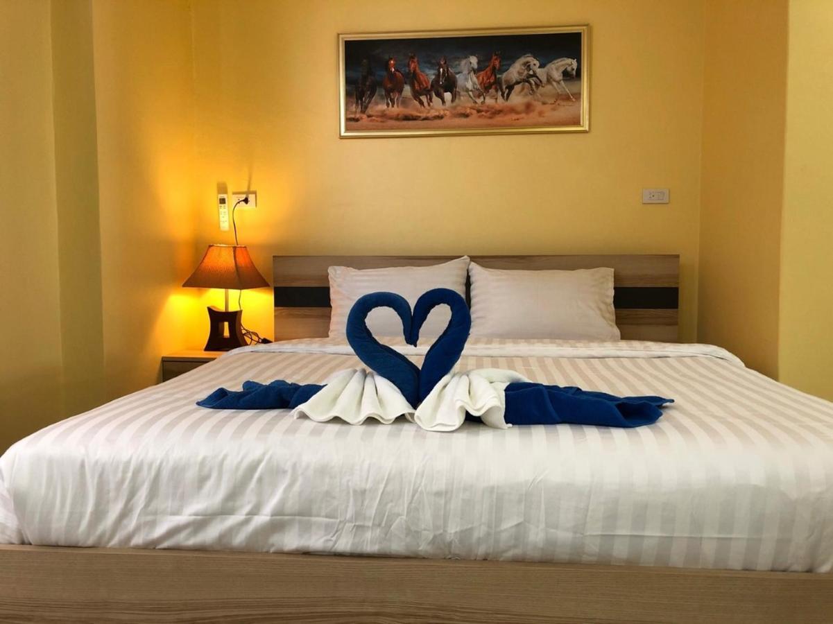 Inn Dulgence Patong Bagian luar foto