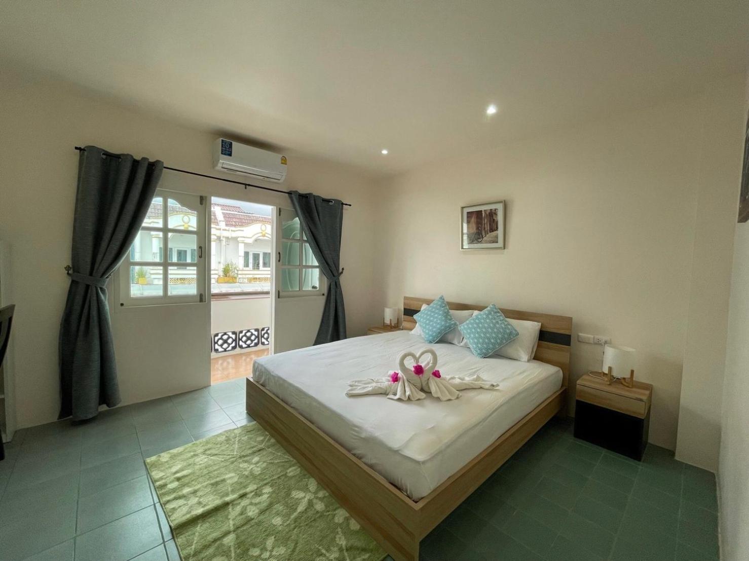 Inn Dulgence Patong Bagian luar foto