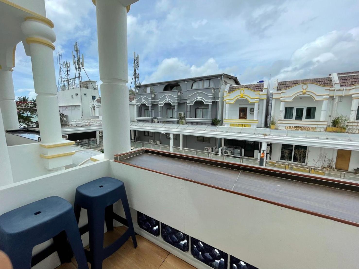 Inn Dulgence Patong Bagian luar foto